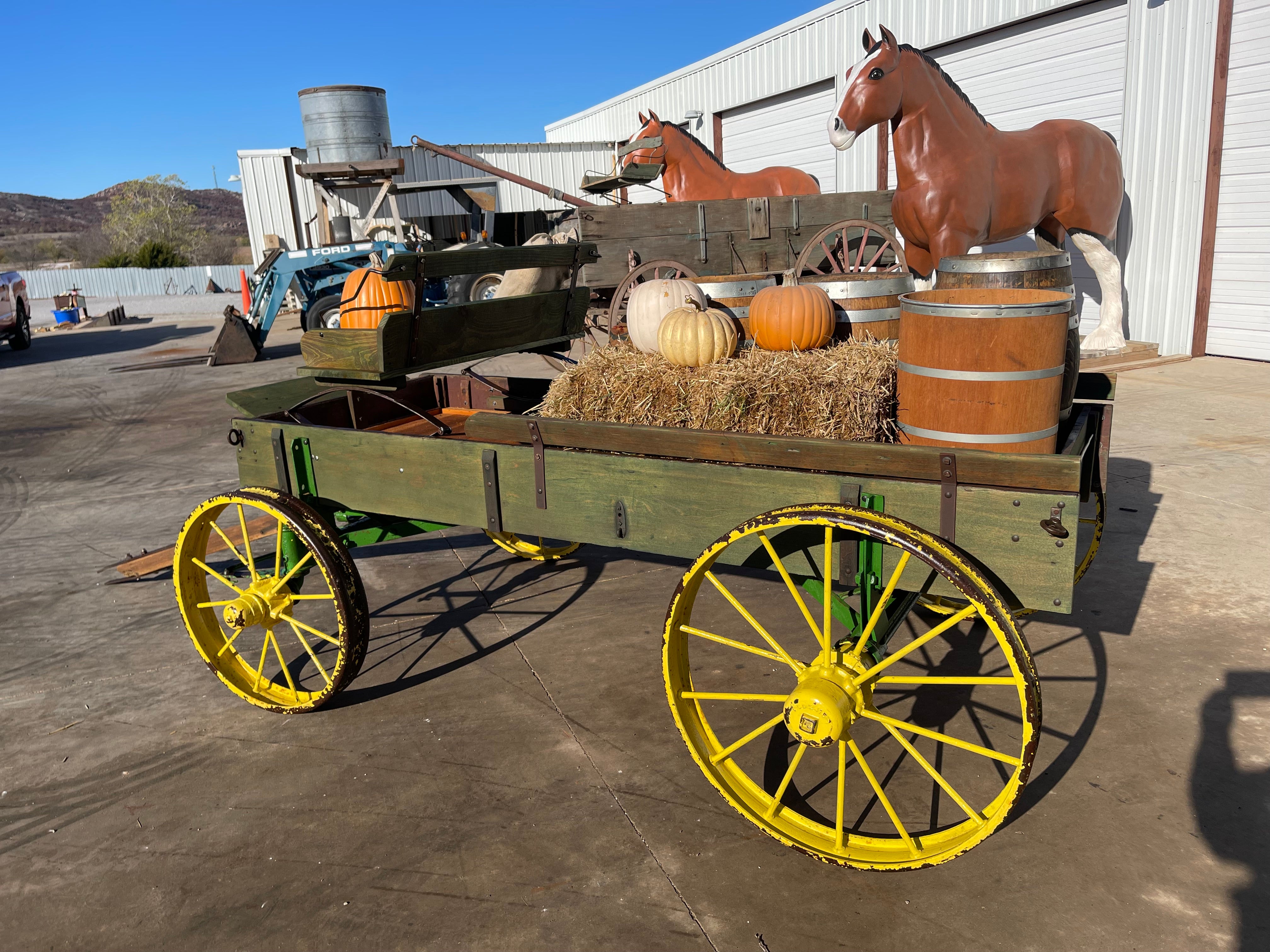 #405 John Deere Flare Side Display Wagon