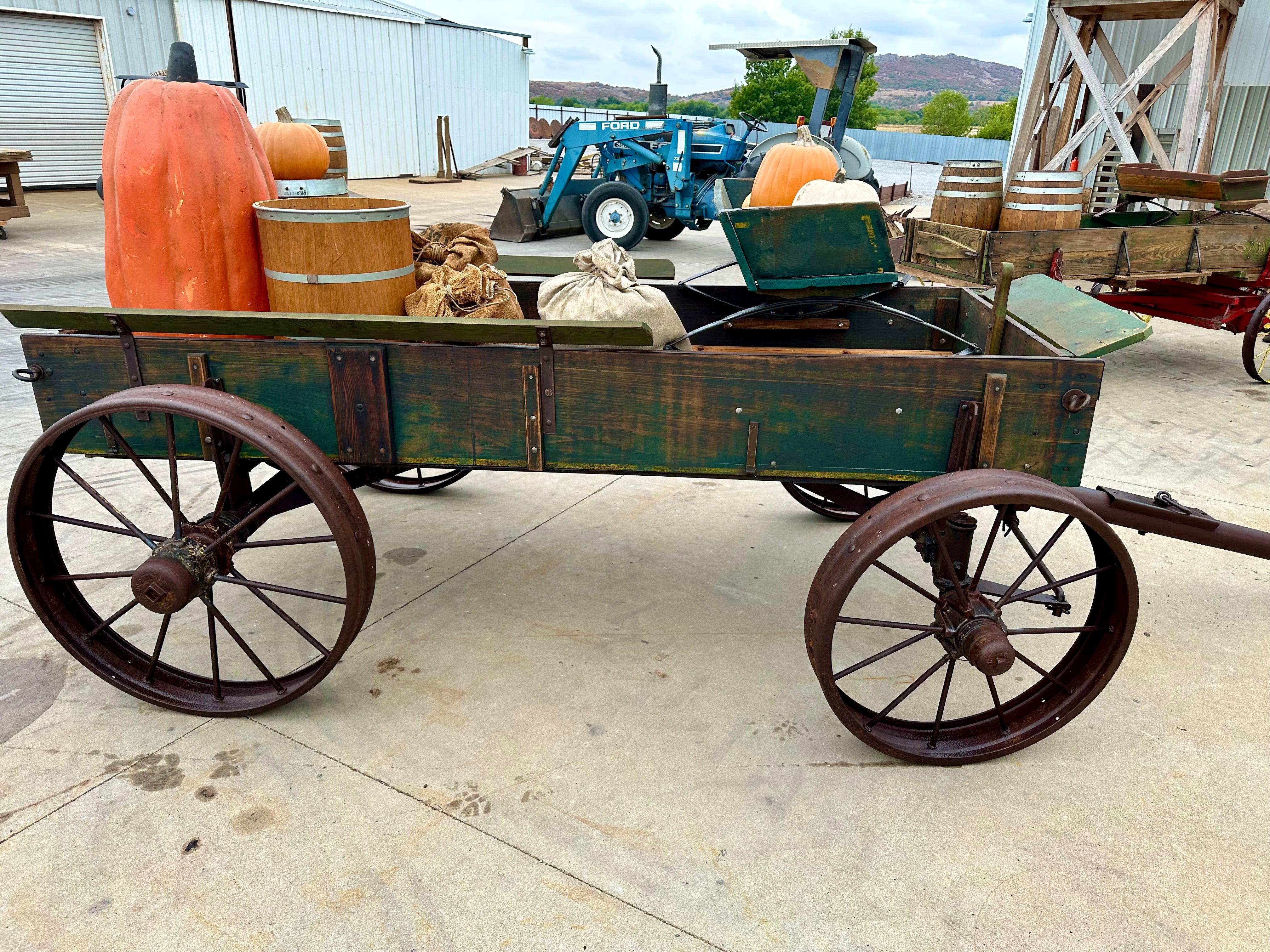 #400 John Deere Harvest Wagon