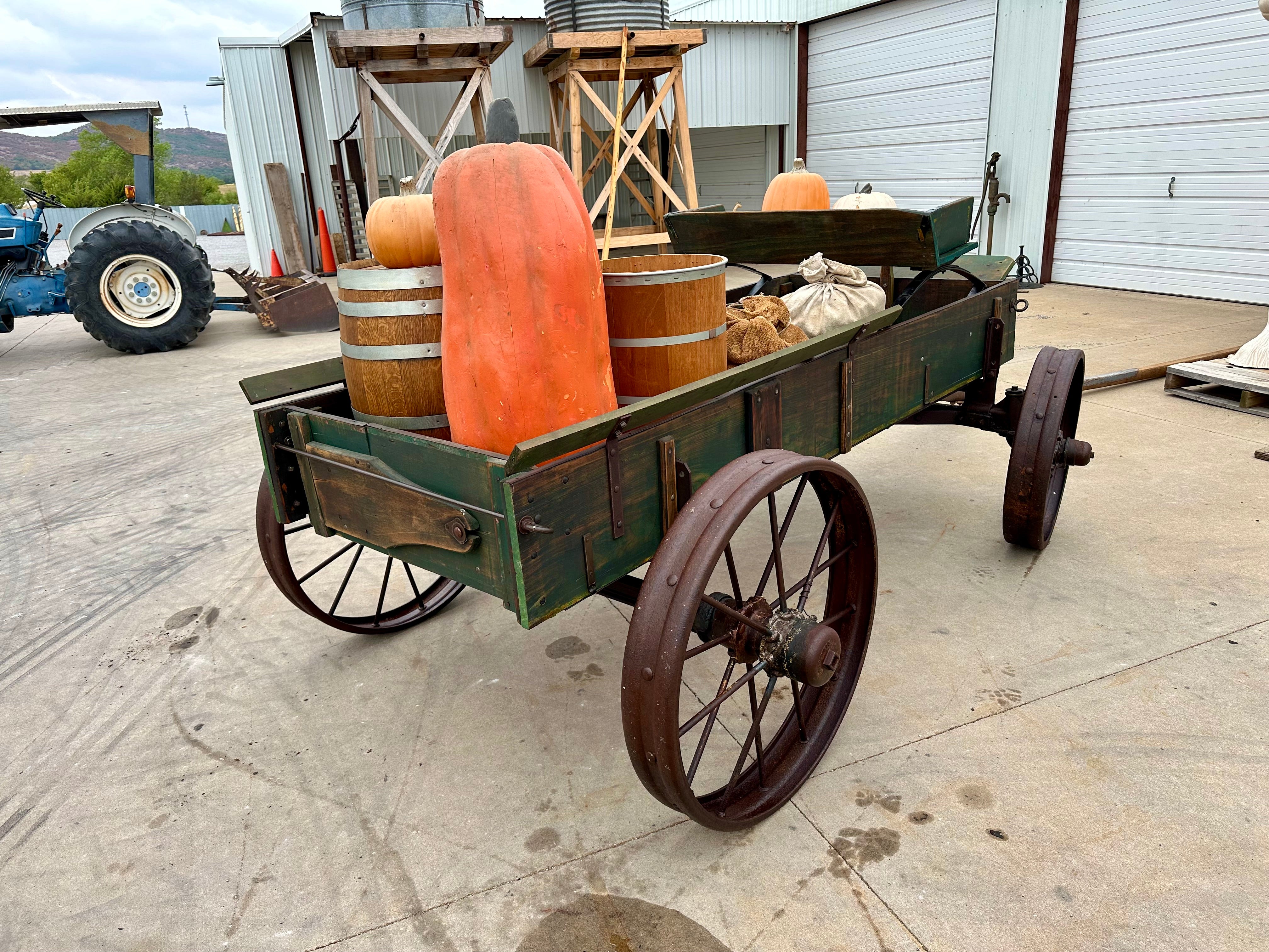 #400 John Deere Harvest Wagon