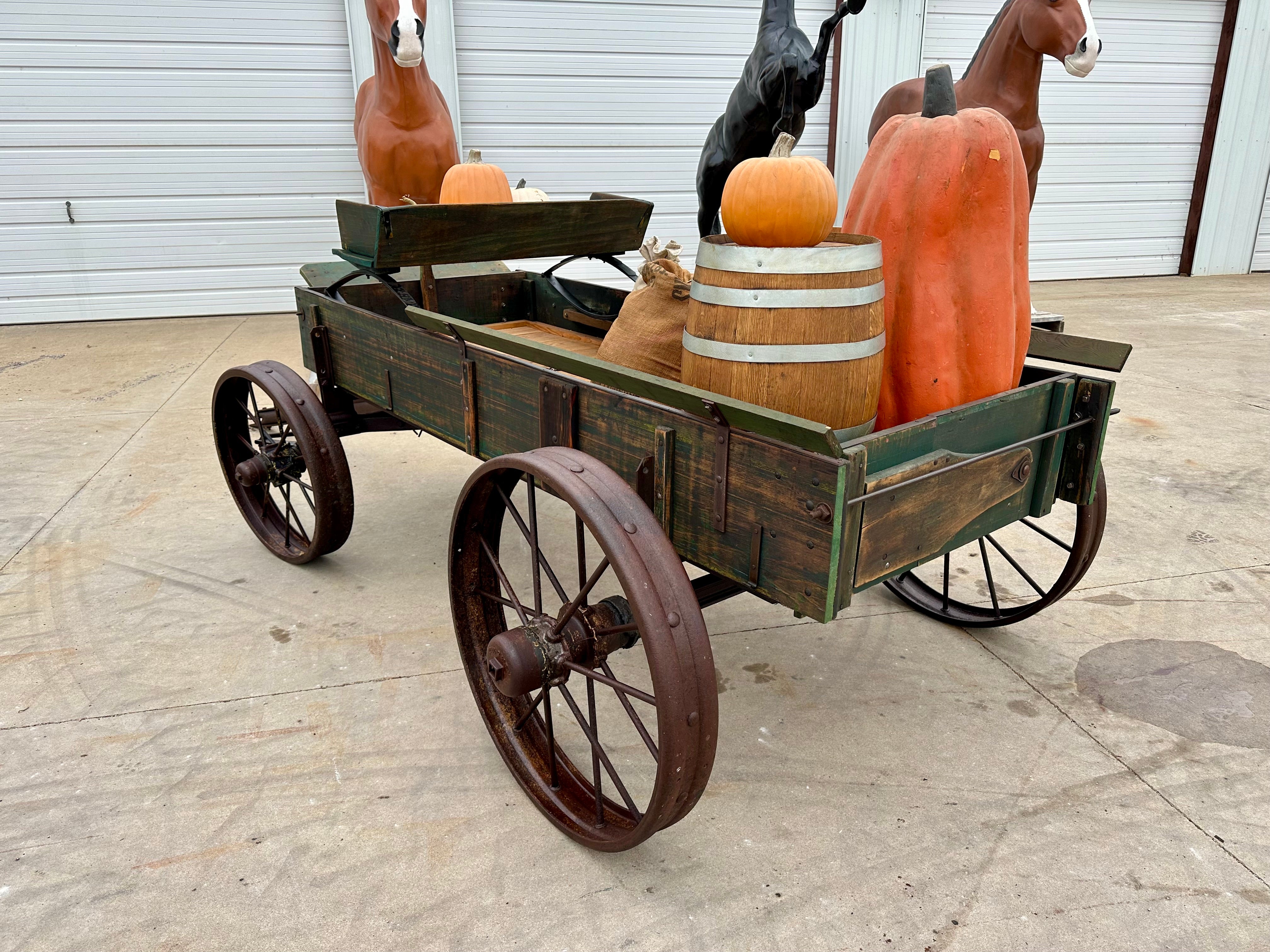 #400 John Deere Harvest Wagon