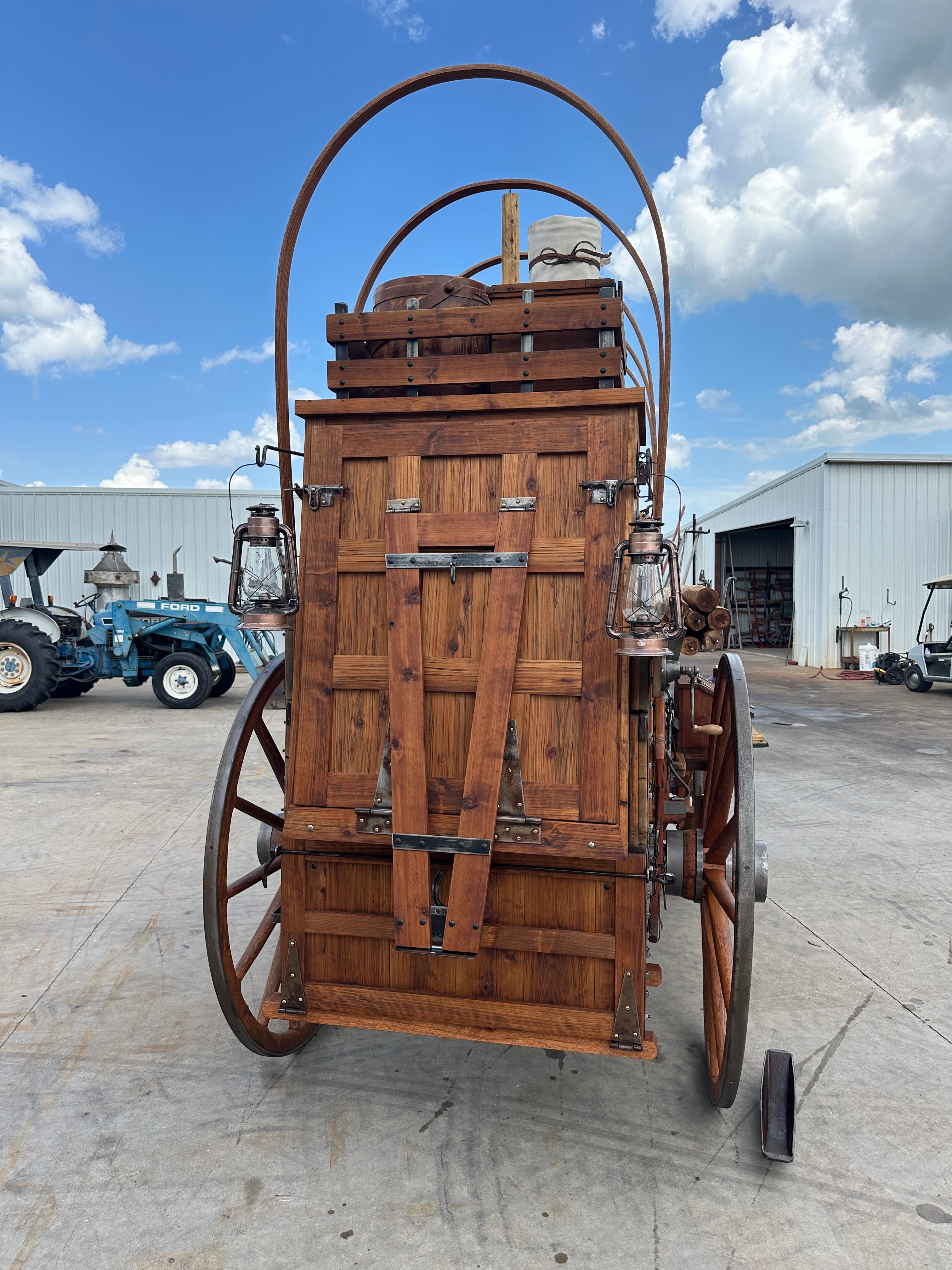 High Narrow Wheel Chuck Wagon