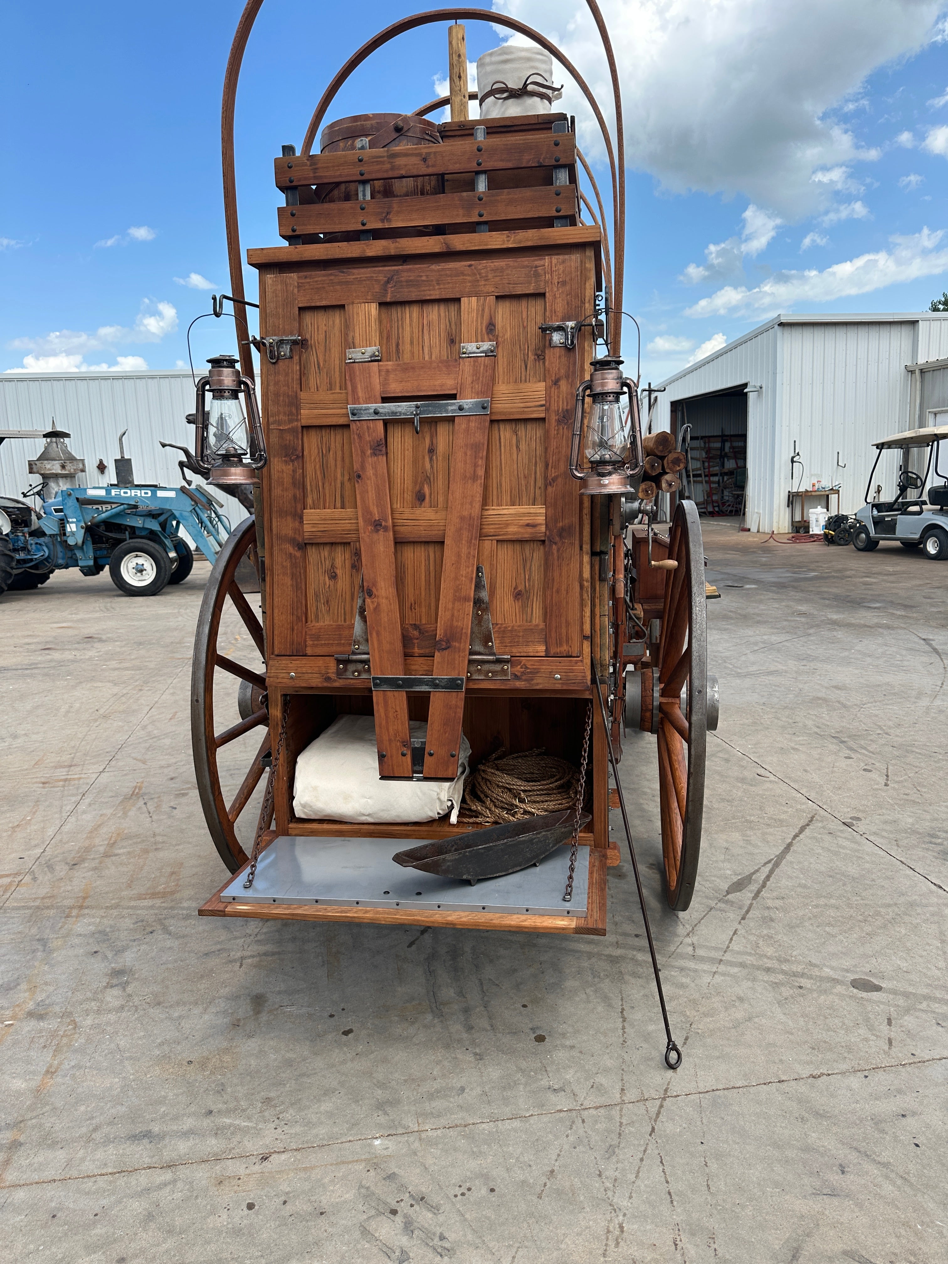 High Narrow Wheel Chuck Wagon