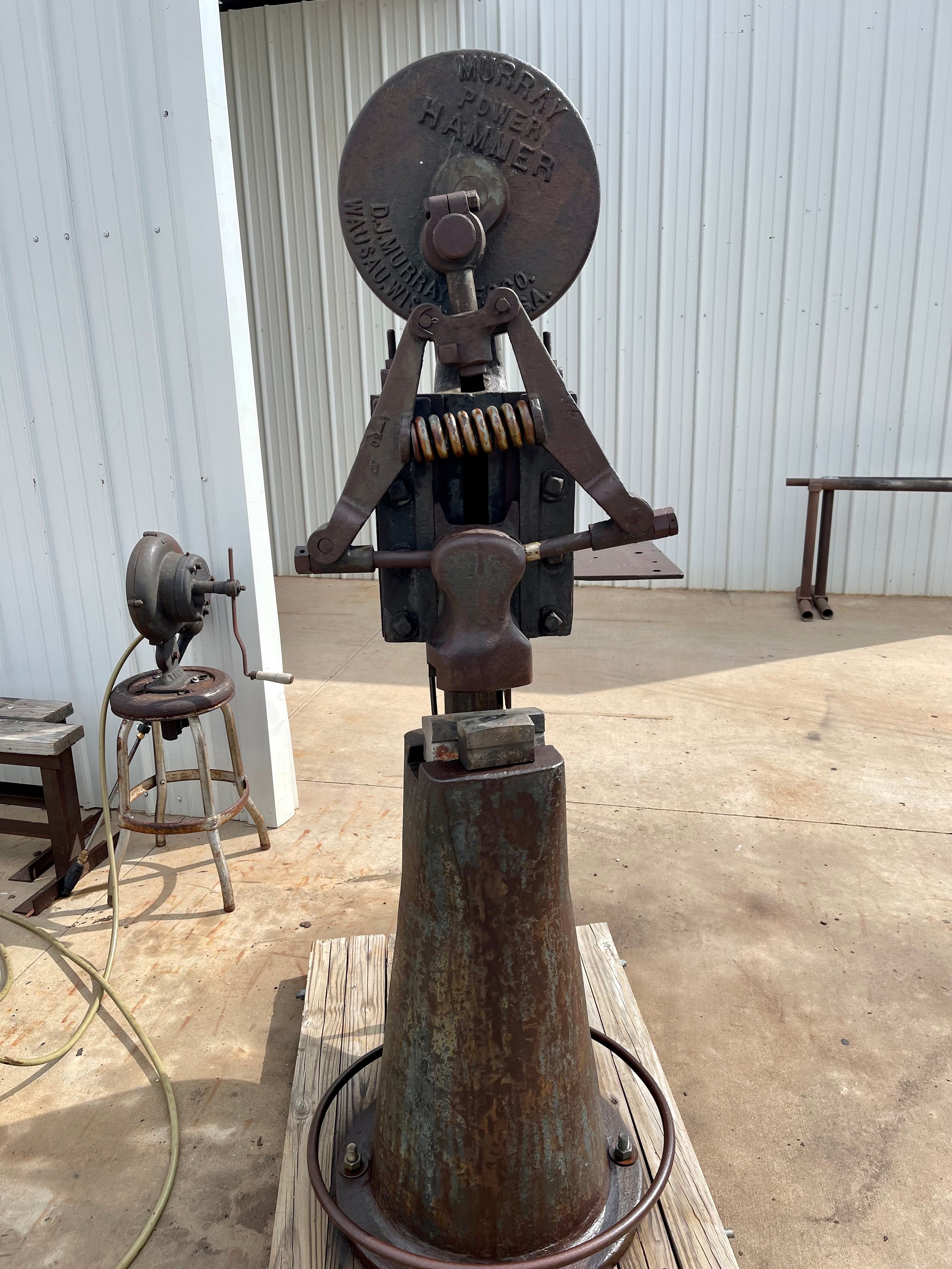 Murray 50lb Trip Hammer – Doyle’s Wagons